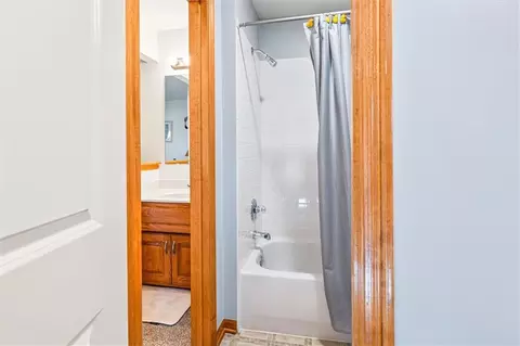 Bath - 4005 SW Boulder Dr, Lees Summit, MO 64082 photo 7 of 8