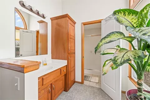 Bath - 4005 SW Boulder Dr, Lees Summit, MO 64082 photo 4 of 8