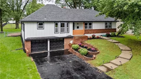 629 E 106th St, Kansas City, MO 64131