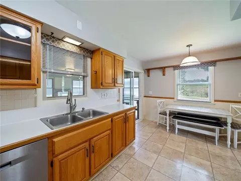 Kitchen - 2204 Strader Ter, Saint Joseph, MO 64503 photo 4 of 4