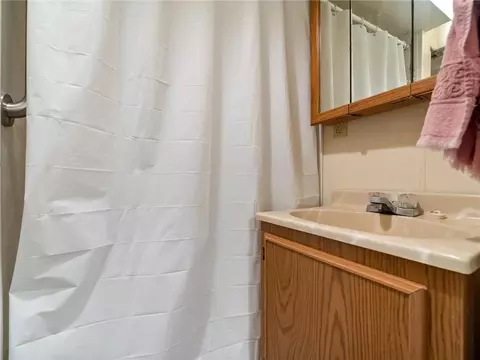 Bath - 2204 Strader Ter, Saint Joseph, MO 64503 photo 3 of 3