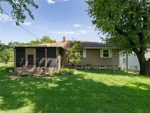 Exterior - 2204 Strader Ter, Saint Joseph, MO 64503 photo 5 of 7