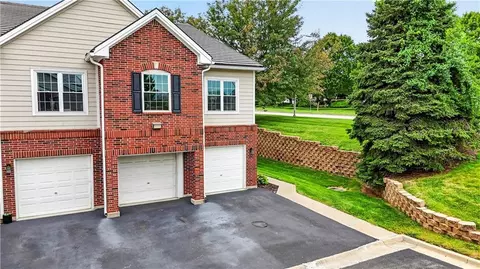 11610 Tomahawk Creek Pkwy #K, Leawood, KS 66211