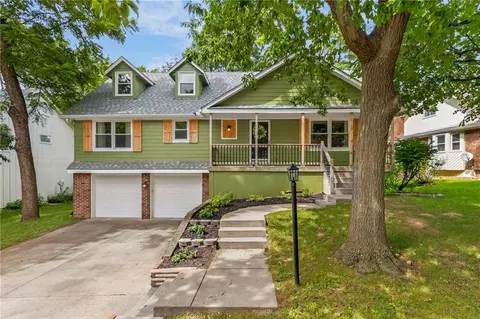 1109 NW Forest Dr, Blue Springs, MO 64015