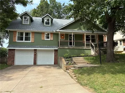 1109 NW Forest Dr, Blue Springs, MO 64015