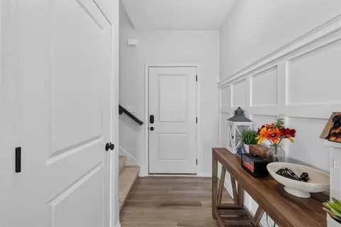 Entry Way - 27403 E Cedar Grove Dr, Lees Summit, MO 64086 photo 2 of 5