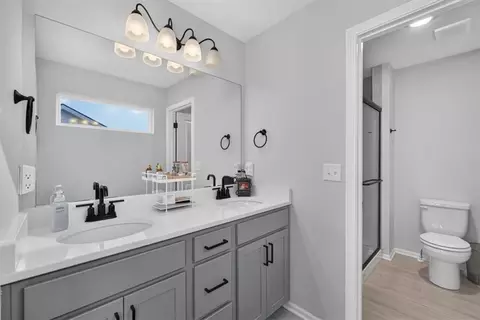 Bath - 27403 E Cedar Grove Dr, Lees Summit, MO 64086 photo 2 of 5