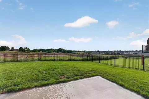 Exterior - 27403 E Cedar Grove Dr, Lees Summit, MO 64086 photo 12 of 13