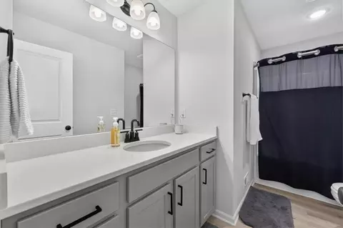 Bath - 27403 E Cedar Grove Dr, Lees Summit, MO 64086 photo 4 of 5