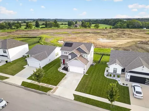 View/Area - 27403 E Cedar Grove Dr, Lees Summit, MO 64086 photo 2 of 5