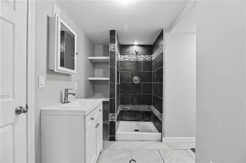 Bath - 16114 E 41st St, Independence, MO 64055 photo 1 of 1