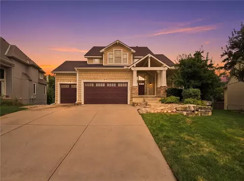 5415 W 161st Ter, Overland Park, KS 66085