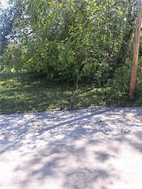 2919 N 2921 2941 N 17th St, Kansas City, KS 66104