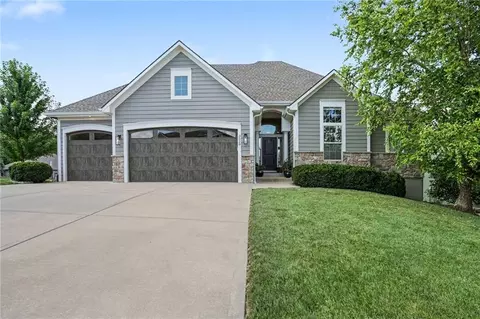 3028 NW 63rd St, Kansas City, MO 64151