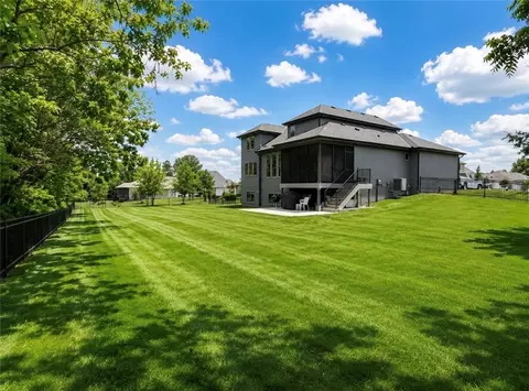 Exterior - 9103 SW 12th St, Lees Summit, MO 64064 photo 4 of 5