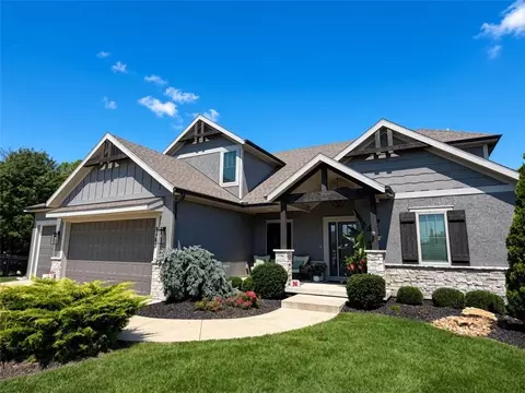 Exterior - 9103 SW 12th St, Lees Summit, MO 64064 photo 2 of 5