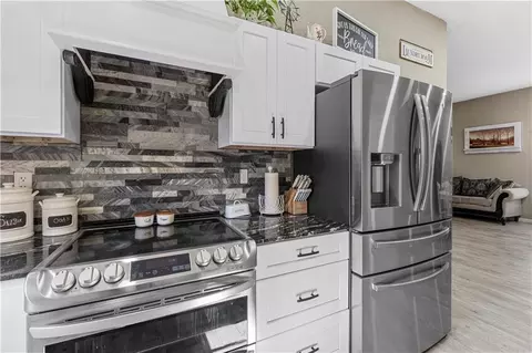 Kitchen - 22355 S 1525 Rd, Nevada, MO 64772 photo 2 of 6