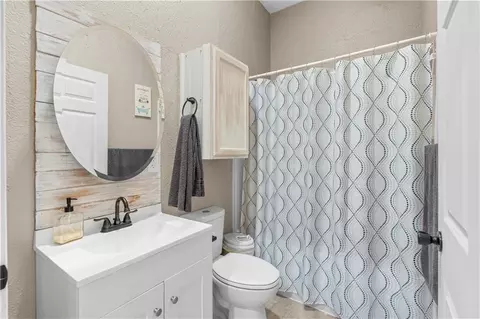 Bath - 22355 S 1525 Rd, Nevada, MO 64772 photo 1 of 2
