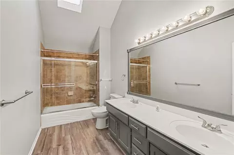 Bath - 226 N Sunset Ln, Raymore, MO 64083 photo 1 of 4