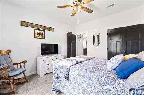 Bedroom - 1301 W 4th St, Cameron, MO 64429 photo 3 of 7