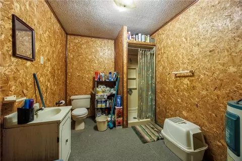 Bath - 2749 White Oak Dr, Fall River, KS 67047 photo 1 of 1