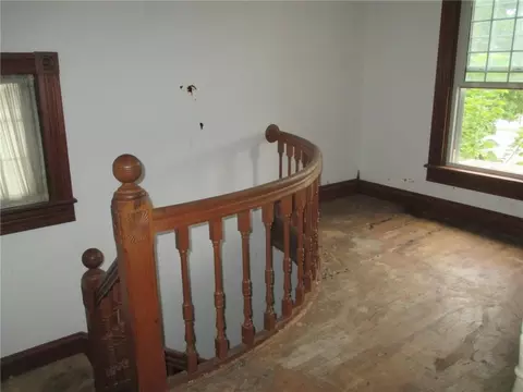 Entry Way - 664 S Odell Ave, Marshall, MO 65340 photo 1 of 1