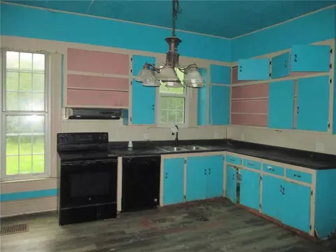 Kitchen - 664 S Odell Ave, Marshall, MO 65340 photo 1 of 2