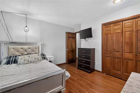Bedroom - 3523 NE Stanton St, Lees Summit, MO 64064 photo 4 of 6