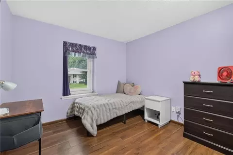 Bedroom - 3523 NE Stanton St, Lees Summit, MO 64064 photo 5 of 6