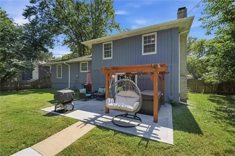 Other - 1002 E Willow Dr, Olathe, KS 66061 photo 8 of 9