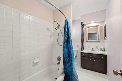Bath - 1002 E Willow Dr, Olathe, KS 66061 photo 1 of 5