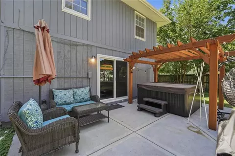 Exterior - 1002 E Willow Dr, Olathe, KS 66061 photo 3 of 16