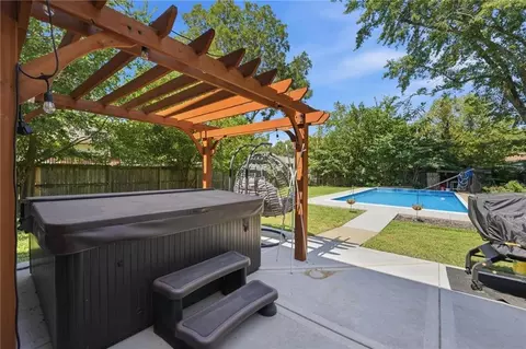 Exterior - 1002 E Willow Dr, Olathe, KS 66061 photo 2 of 16