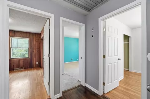Entry Way - 1002 E Willow Dr, Olathe, KS 66061 photo 4 of 6
