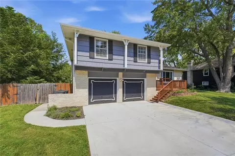 Exterior - 1002 E Willow Dr, Olathe, KS 66061 photo 13 of 16