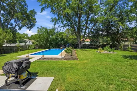 Exterior - 1002 E Willow Dr, Olathe, KS 66061 photo 12 of 16