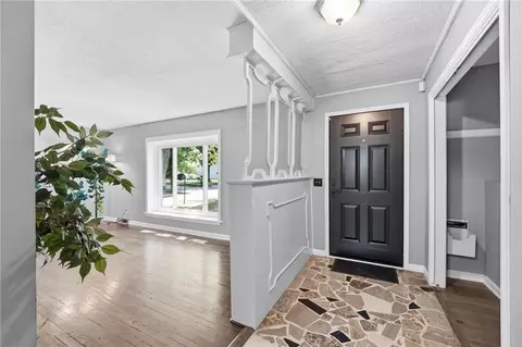 Entry Way - 1002 E Willow Dr, Olathe, KS 66061 photo 2 of 6