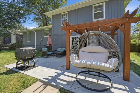 Exterior - 1002 E Willow Dr, Olathe, KS 66061 photo 4 of 16