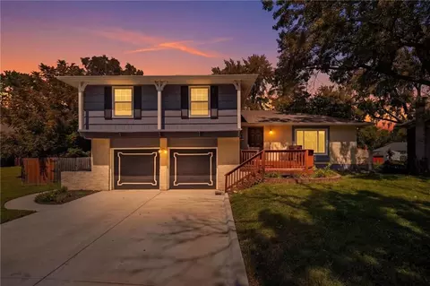 Exterior - 1002 E Willow Dr, Olathe, KS 66061 photo 14 of 16
