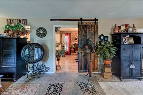 Entry Way - 9704 E 81st St, Raytown, MO 64138 photo 1 of 8