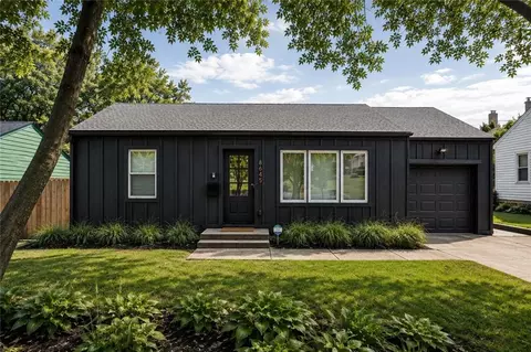 8645 Sleepy Hollow Rd, Kansas City, MO 64114
