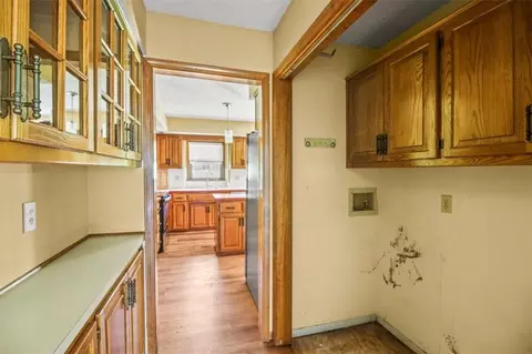 Entry Way - 3907 NE Clearbrook Dr, Lees Summit, MO 64064 photo 2 of 2
