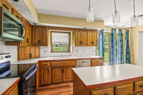 Kitchen - 3907 NE Clearbrook Dr, Lees Summit, MO 64064 photo 2 of 4
