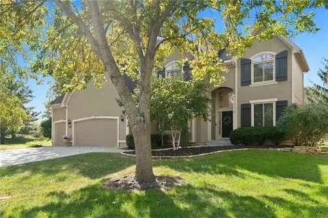 14252 Granada Ct, Leawood, KS 66224