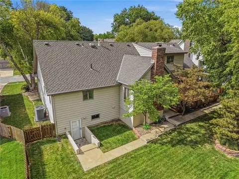 View/Area - 1633 NE Thames Dr, Lees Summit, MO 64086 photo 5 of 6