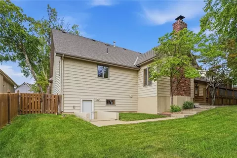 Exterior - 1633 NE Thames Dr, Lees Summit, MO 64086 photo 5 of 11