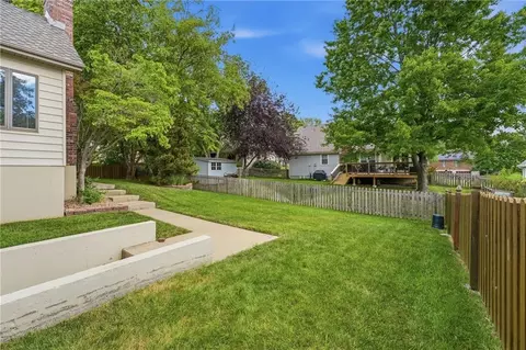 Exterior - 1633 NE Thames Dr, Lees Summit, MO 64086 photo 8 of 11