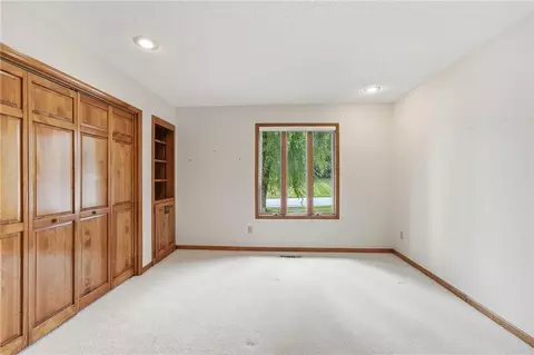 Bedroom - 1633 NE Thames Dr, Lees Summit, MO 64086 photo 4 of 9