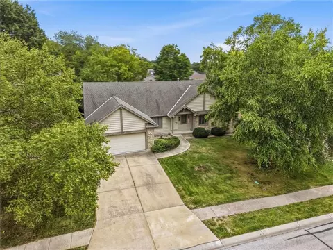 View/Area - 1633 NE Thames Dr, Lees Summit, MO 64086 photo 1 of 6