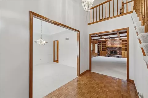 Entry Way - 1633 NE Thames Dr, Lees Summit, MO 64086 photo 3 of 4